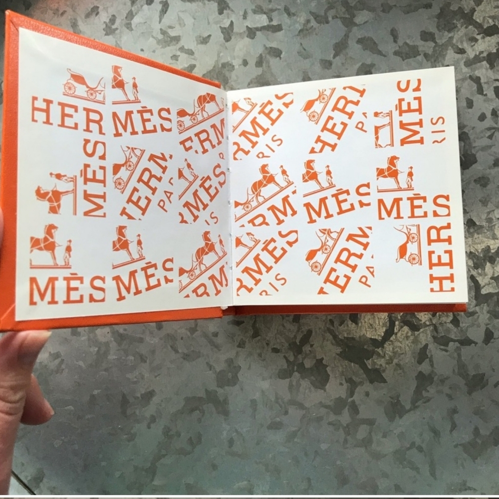 Hermes HARDCOVER scarf book🧡🧡 - Picture 14 of 15